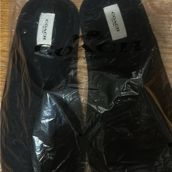 Coach Black Logo Slides - Picture 1 of 6